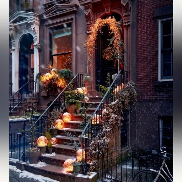 LED Illuminated Golden Orb - Picture 3 of 7